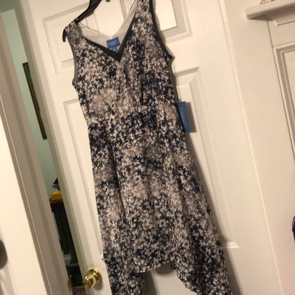NWT Simply Vera Gray and White Patterned Dress - Picture 6 of 7